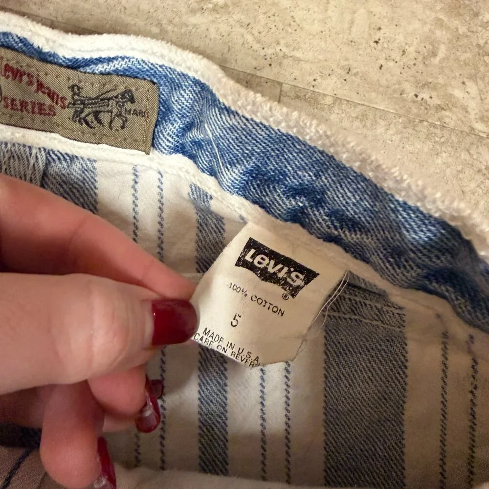 Vintage‎ Levis Loose Denim Jean - Blue White Shorts Striped - Womens SZ 5 -U.S.A